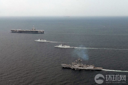 美国海军华盛顿号航母在南中国海上游弋 美国海军华盛顿号航母在南中国海上游弋