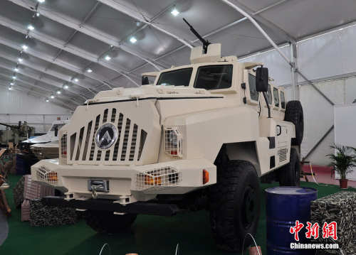 珠海航展展示的CS/VP3型4X4轮式防地雷反伏击车。陈海峰 摄 珠海航展展示的CS/VP3型4X4轮式防地雷反伏击车。陈海峰 摄