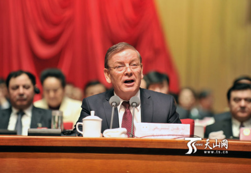 自治区人大常委会主任艾力更·依明巴海讲话 自治区人大常委会主任艾力更·依明巴海讲话