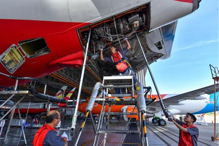 在海南自贸港修全球飞机