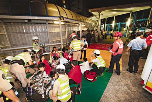 香港南丫岛被撞船海水涌入危船内闪烁人性光辉