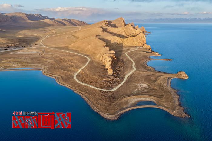 花木为笔，山湖成画 西藏的每一帧都是神仙壁纸